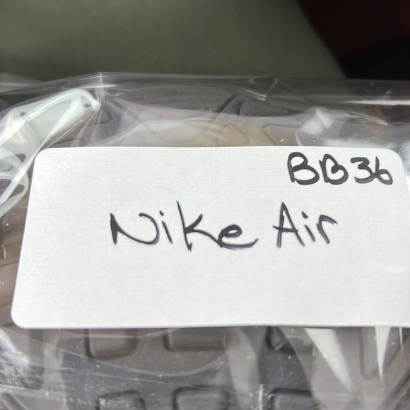 Girl's Nike Air Max Pink Charcoal Running Shoe size 11 - Picture 6 of 8